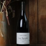 La Syrah de la Pinede vin naturel rouge fond cypres 1