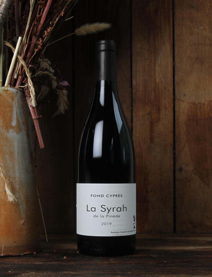 La Syrah de la Pinede vin naturel rouge fond cypres 1