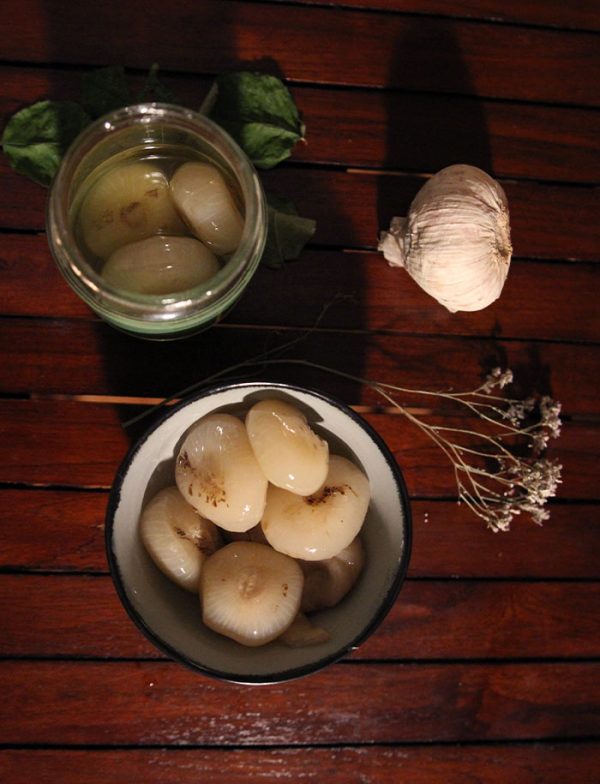 Oignons blancs cipolle borettane grilles et marines a l huile d olive vierge extra 1