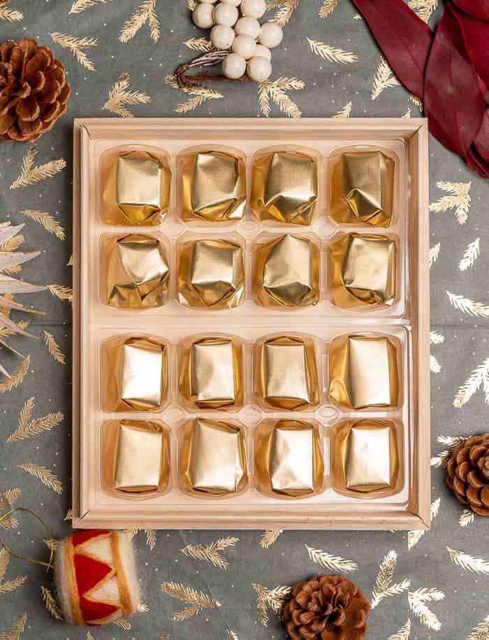 Coffret en bois 10 marrons glacés entiers thème châtaignier